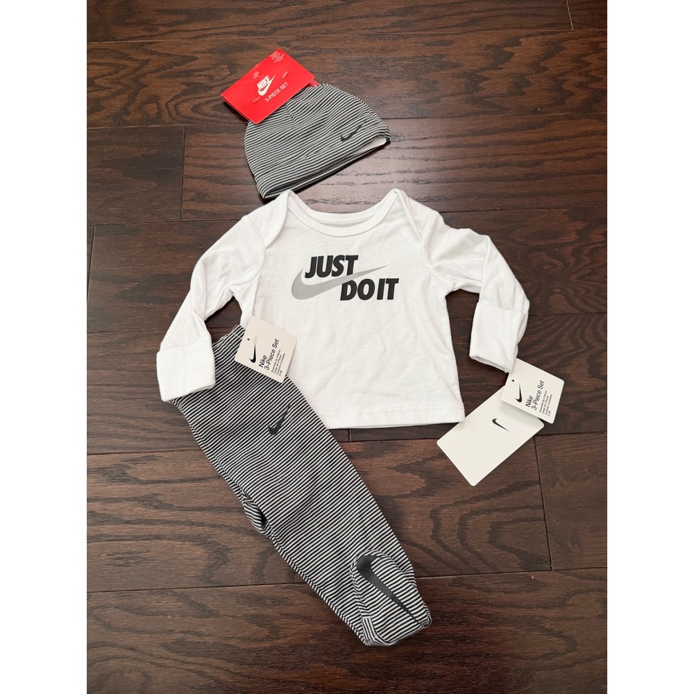 Nike Baby Boys 3-Piece Set Bodysuit Leggings Beanie White Black 3M 56H467-001